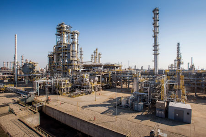 2015 00032 Slovnaft Refinery 1