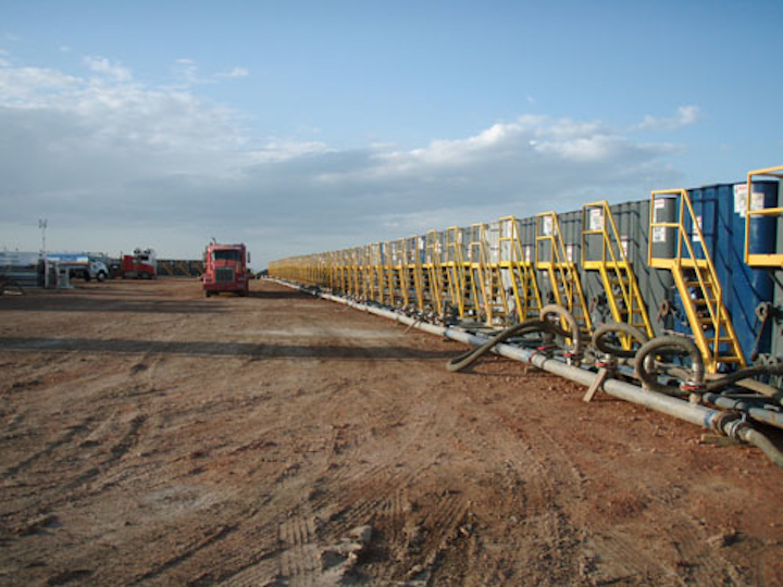 Content Dam Ww Online Articles 2016 05 Water Tanks Preparing For A Frac Job