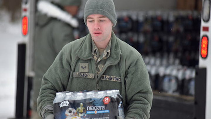Content Dam Ww Online Articles 2016 08 Flintwaterresponseteam 23901996853 2dbac44ff3 B