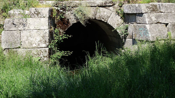 Content Dam Ww Online Articles 2017 04 1280px Roman Sewer At Galapagar Spain