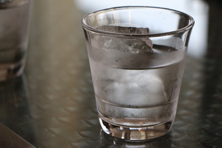 Content Dam Ww Online Articles 2017 07 Maxpixel freegreatpicture com Water Glass Cup Drink Cafe Glass Of Water 939479