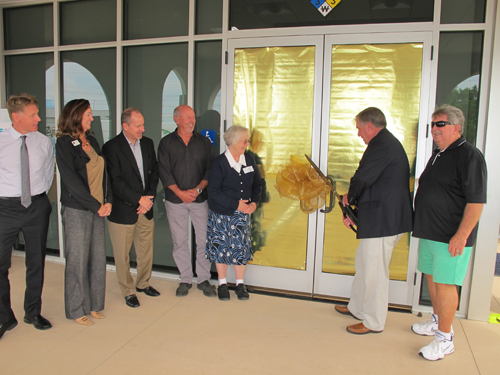 Content Dam Ww Online Articles 2017 11 Leed Ribbon Cutting Photo