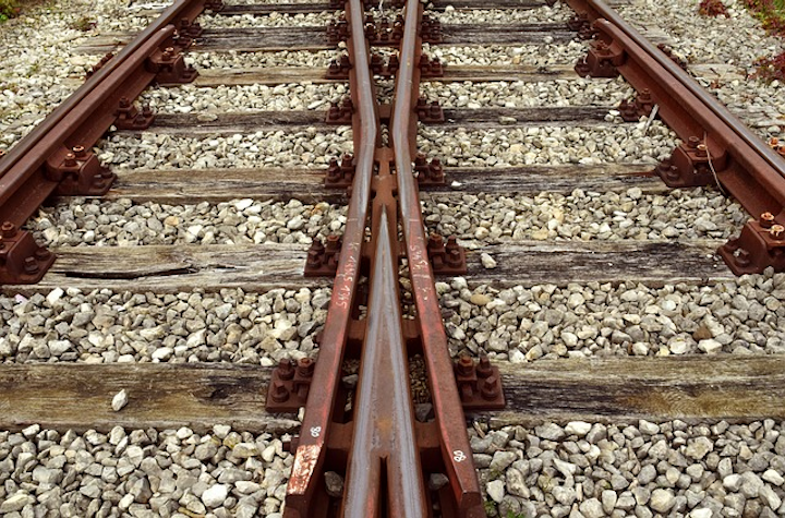 Track 2906667 640