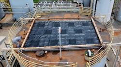 Pockets in the geomembrane material contain replaceable carbon-infused filters. These filters allow water and air to pass through but &ldquo;trap&rdquo; the odor causing compounds.