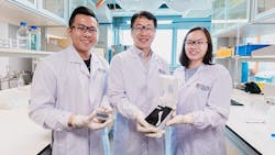 The NUS research team behind the novel algae detection device is led by Assistant Professor Bae Sung Woo (centre) who is holding the smartphone platform. With him are two team members: Mr Thio Si Kuan (left) who is holding the microfluidic chip, and Miss Chiang Li Ching Elaine (right). The NUS research team behind the novel algae detection device is led by Assistant Professor Bae Sung Woo (centre) who is holding the smartphone platform. With him are two team members: Mr Thio Si Kuan (left) who is holding the microfluidic chip, and Miss Chiang Li Ching Elaine (right).