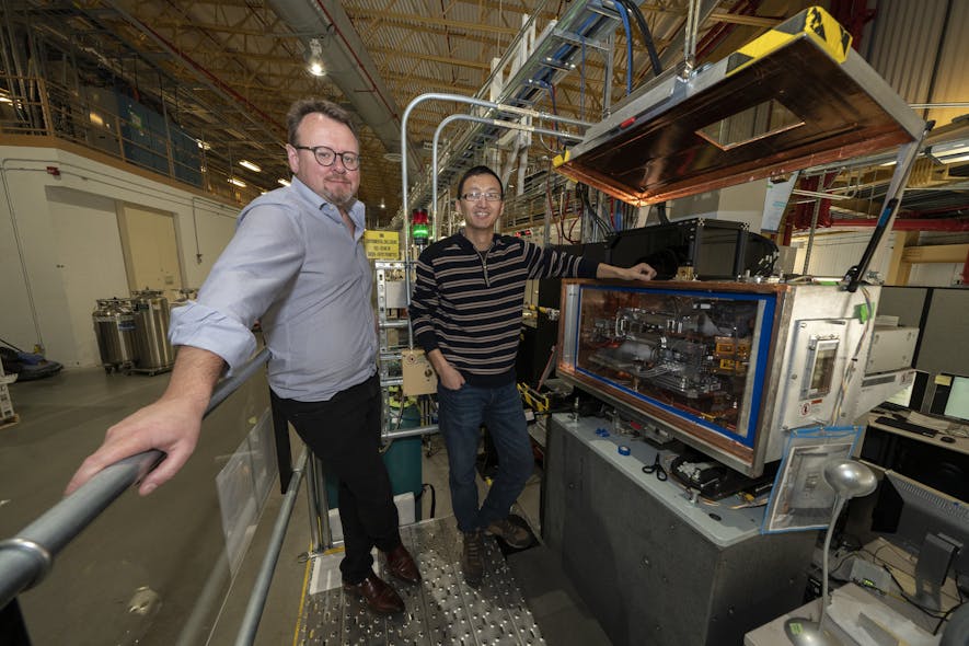The team of scientists worked together with Eli Stavitski (left) and Yonghua Du (right) to &apos;see&apos; the lighter elements in their catalyst at the Tender Energy X-ray Absorption Spectroscopy (TES) beamline at the National Synchrotron Light Source II (NSLS-II).