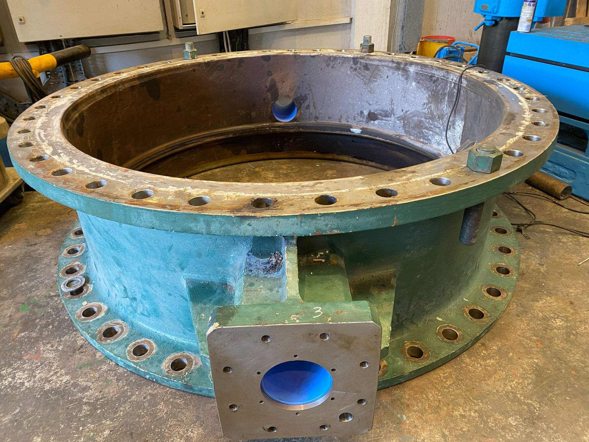 ThorPlas-Blue bearings can withstand operating pressure of up to 45 MPa (6,527 psi).