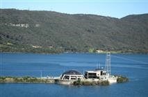 Removing No.4 pump for maintenance. Removing No.4 pump for maintenance.