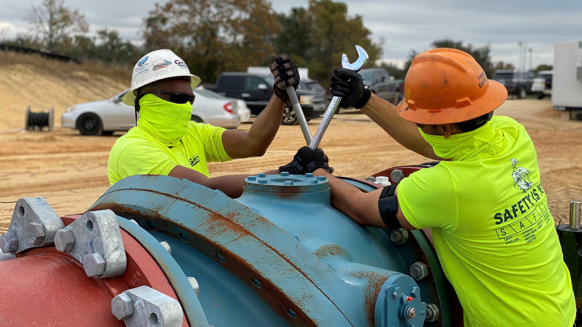 Garney Construction Teams Tested Kenzens Devices On Their Arms To Monitor Worker Body Temps 600718921c49c