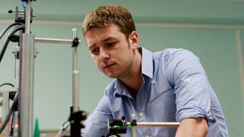 Alexander Kuchmizhak, a senior researcher at the Institute of Automation and Control Processes (FEB RAS), at FEFU. lab.