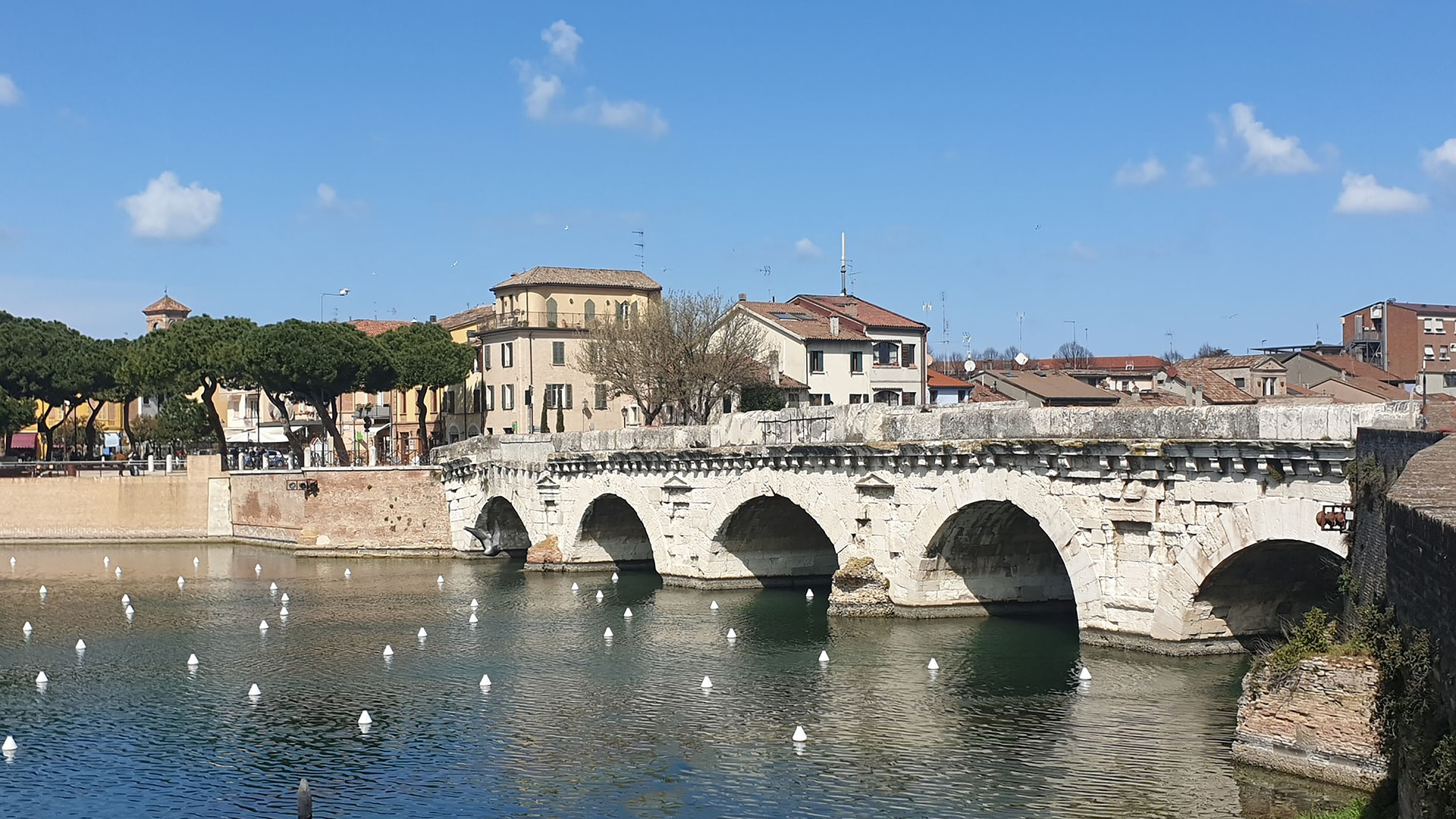 Estimates show nearly 40 percent of Italy&rsquo;s drinking is lost to leakage annually.