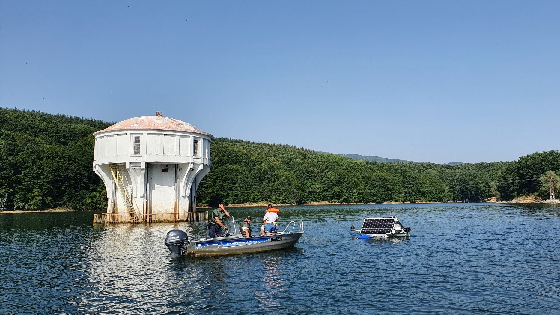 LG Sonic's MPC-Buoy protecting a body of water.