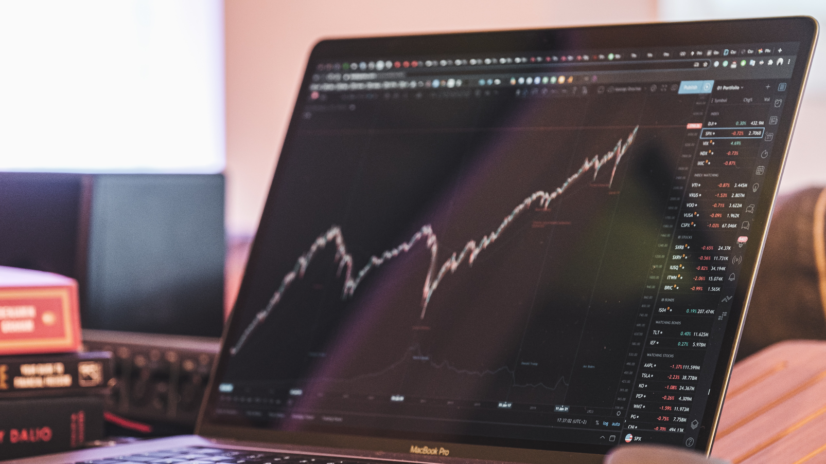 Yiorgos Ntrahas Mc Au Hl Gir Vs Unsplash 6126451556ce8