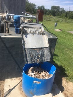 The bar screen is able to automatically dispose of trapped material. The bar screen is able to automatically dispose of trapped material.