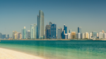 Wolkenkrabbers die deel uitmaken van de skyline van Abu Dhabi, Verenigde Arabische Emiraten.