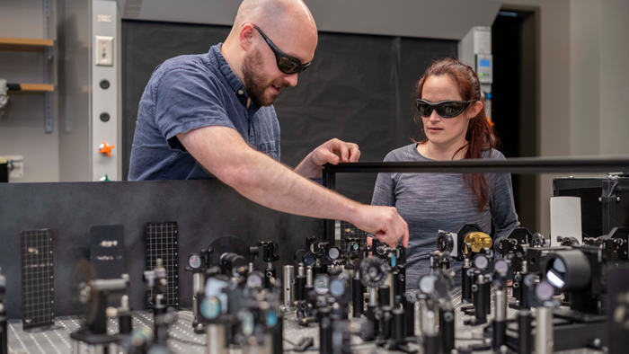 Researchers Dugan Hayes and Cali Antolini used a technique involving laser pulses fire at invtervols on the order of quadrillions of a second.