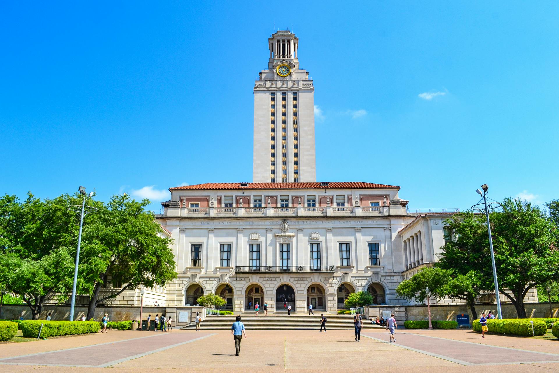 65e72a27a9f492001e1be548 Dreamstime Xl 83680032