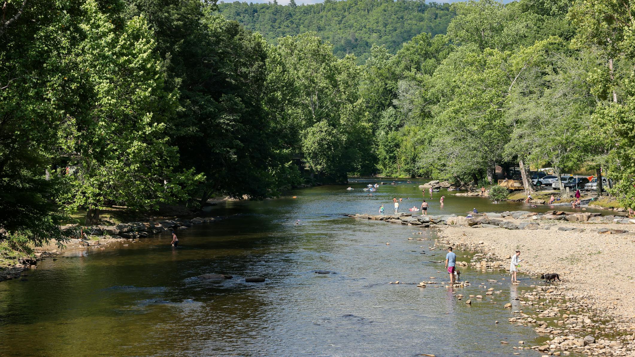 675b38baeb6731ca16c8eb51 Dreamstime M 329378114