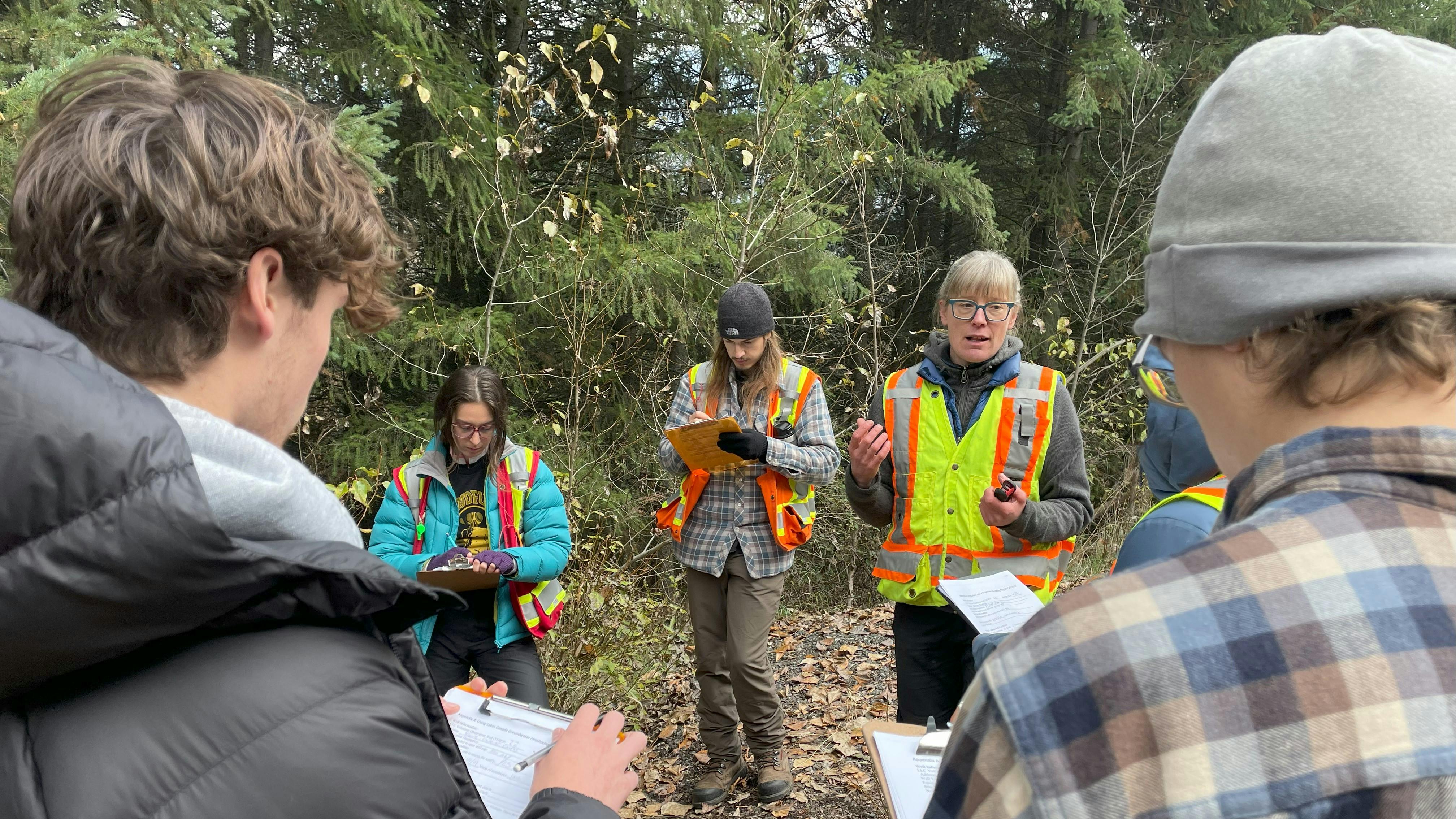 Carol Luttmer working with Selkirk College volunteers.
