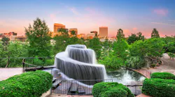 Columbia, South Carolina, USA downtown skyline and park at dusk