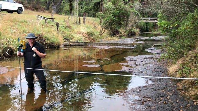 Waipapa River flow gauging with Flowtracker.