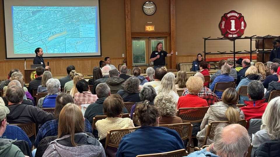 EPA representatives speak to community members of Palmerton, Pennsylvania, on January 13, 2026 (Photo credit: EPA).