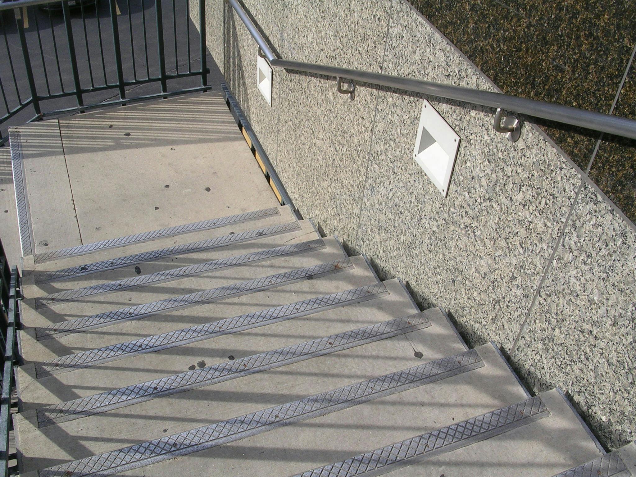 Abrasive cast aluminum treads