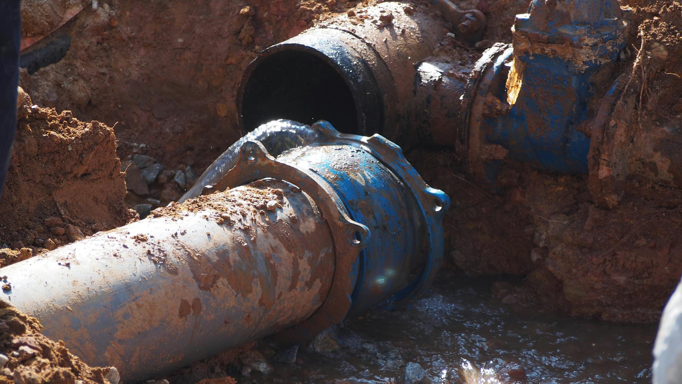 The water loss paradox: Everyone's problem, no one's priority